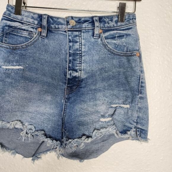 Free People x We The Free Curvy Vintage High Rise Denim Shorts Women's Size 27 - Picture 4 of 7